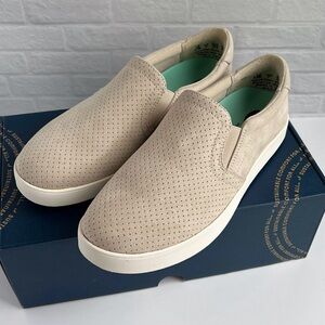 Dr. Scholl’s Madison slip on Sneaker in Greige Microfiber size 10